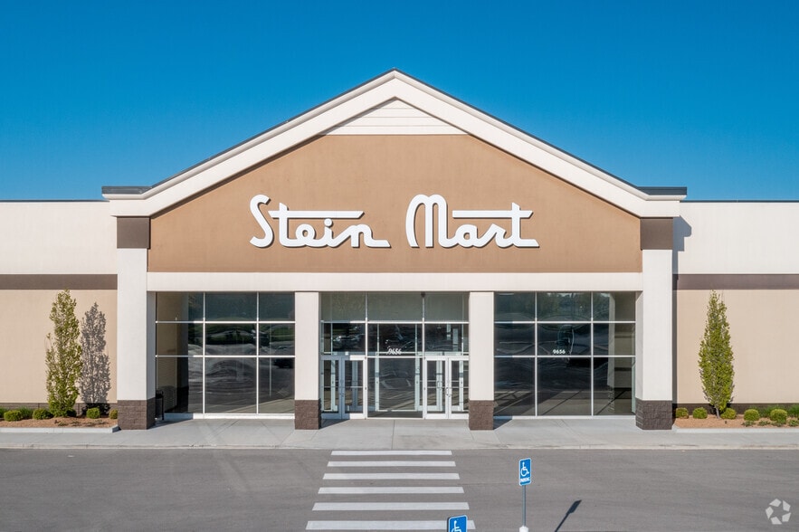 More Photos Of 9510-9676 Quivira Rd, Lenexa Unknown For Lease