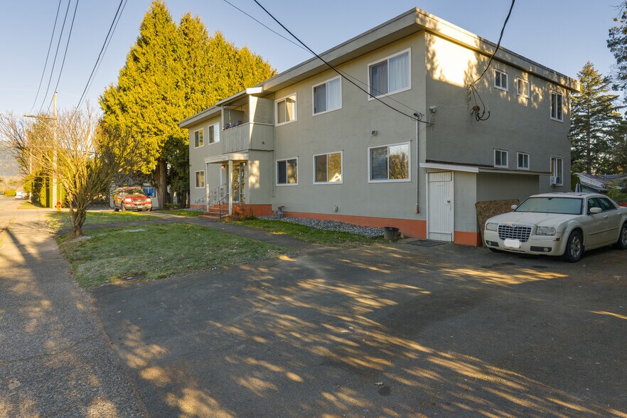 More Photos Of 9452 Fletcher St, Chilliwack Apartments For Sale