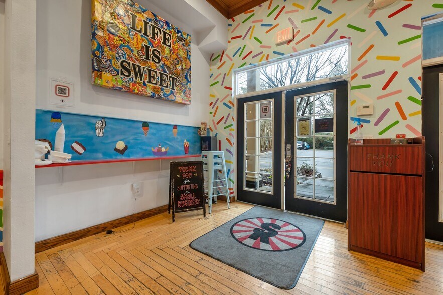 More Photos Of 114 All Saints St, Tallahassee Storefront Retail Office For Sale