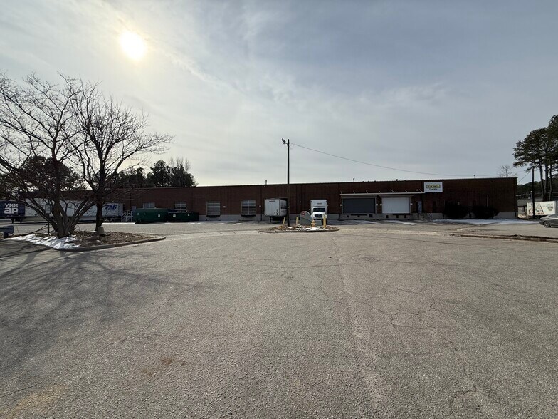 More Photos Of 2400 Alwin Ct, Raleigh Warehouse For Lease