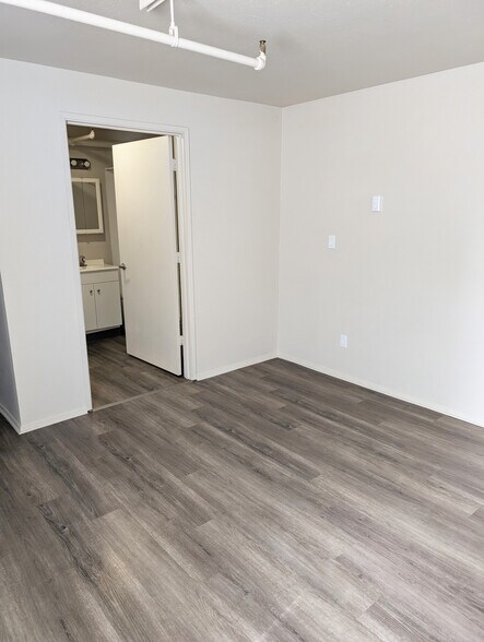 More Photos Of 101 S 1st St, Shelton Apartments For Sale