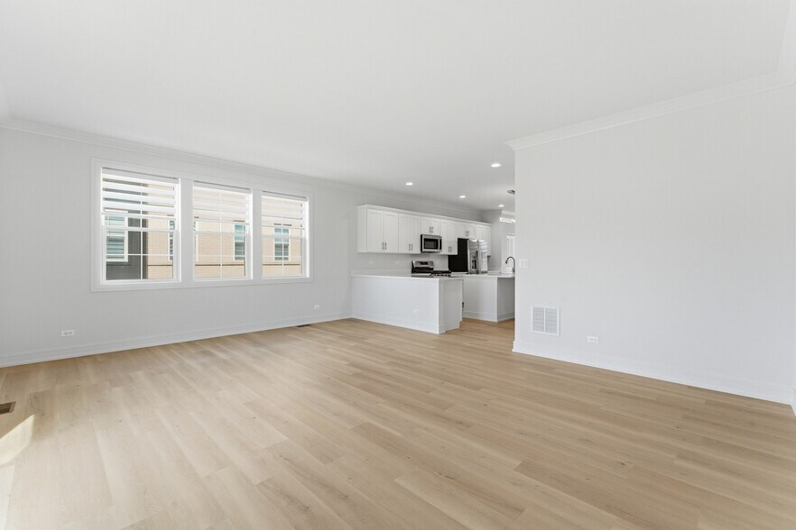 More Photos Of 214 N Walnut St, Bensenville Apartments For Sale