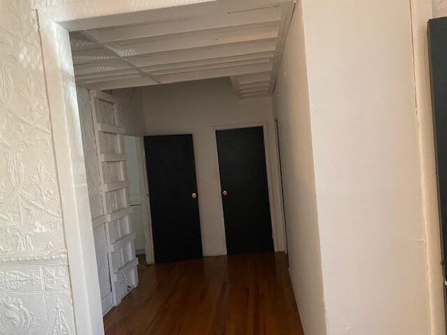 More Photos Of 466 Seneca Ave, Ridgewood Apartments For Lease