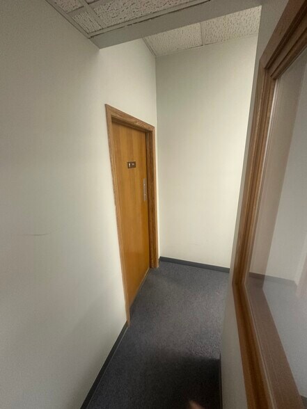 More Photos Of 3505 N 48th St, Lincoln Light Distribution For Lease