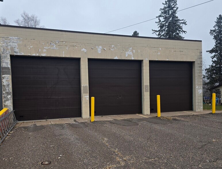 Primary Photo Of 102 Chetac Ave, Birchwood Industrial For Lease