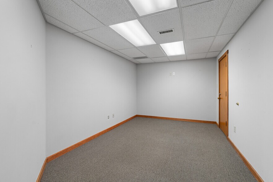 More Photos Of 3520 Snouffer Rd, Columbus Office For Sale