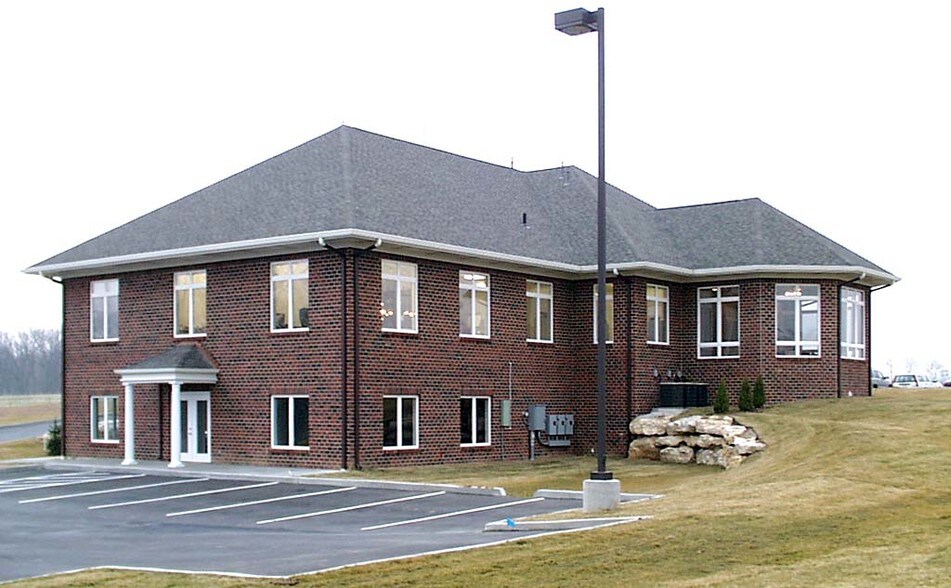 More Photos Of 28 Hawk Ridge Cir, Lake Saint Louis Office For Lease