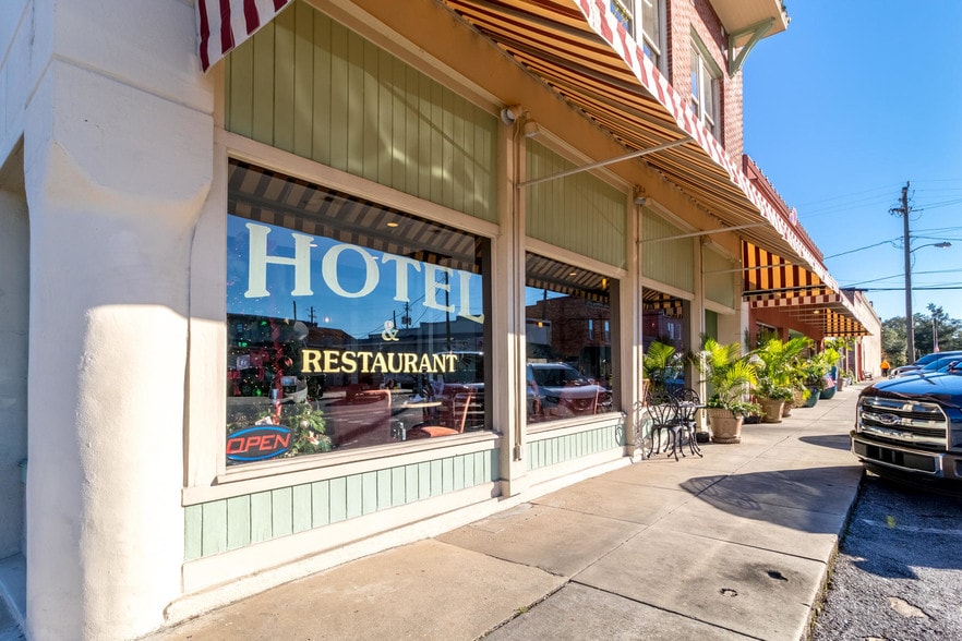 More Photos Of 400 E Nelson Ave, Defuniak Springs Hotel For Sale