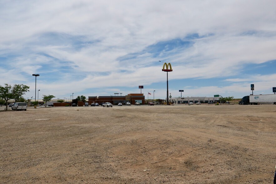 More Photos Of 1500 Park Dr, Winslow Freestanding For Sale