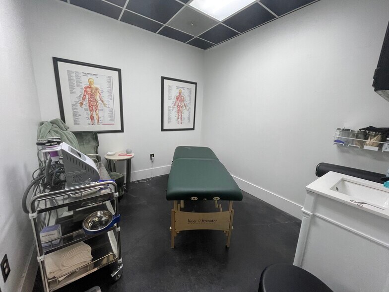 More Photos Of 150 Medical Blvd, Stockbridge Medical For Lease