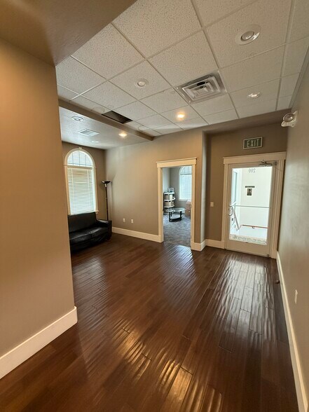 More Photos Of 20 W Main St, Alpine Unknown For Lease