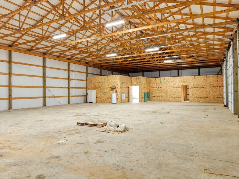 More Photos Of 22000 Main St E, Huntingdon Distribution For Sale