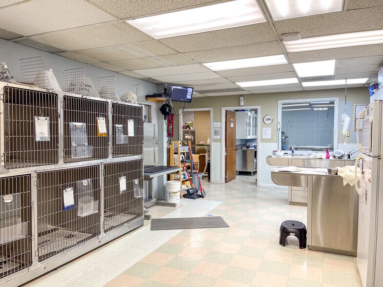 More Photos Of 1514 Cottondale Dr, Baton Rouge Office For Sale