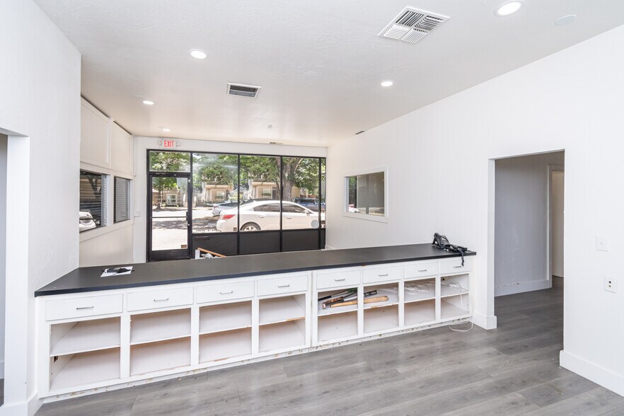 More Photos Of 1819 E St, Sacramento Flex For Sale