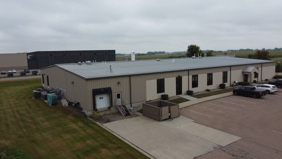 More Photos Of 1150 5th Ave SE, Hutchinson Office For Lease