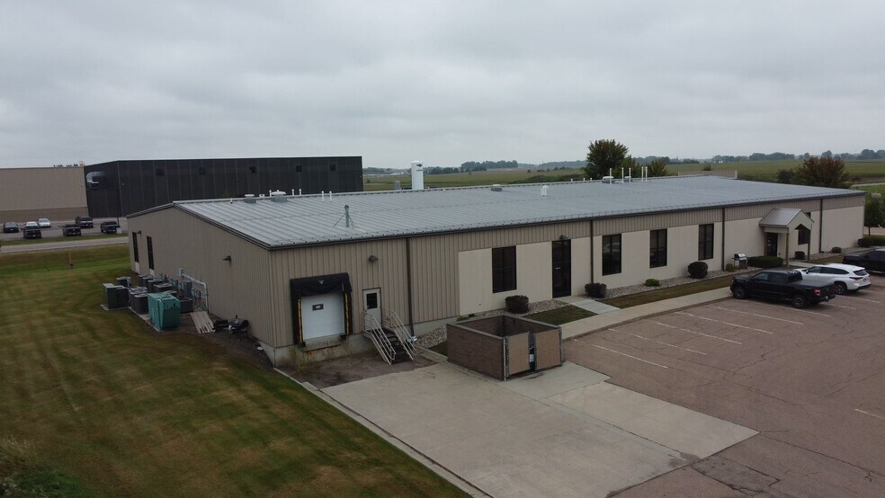 More Photos Of 1150 5th Ave SE, Hutchinson Office For Lease