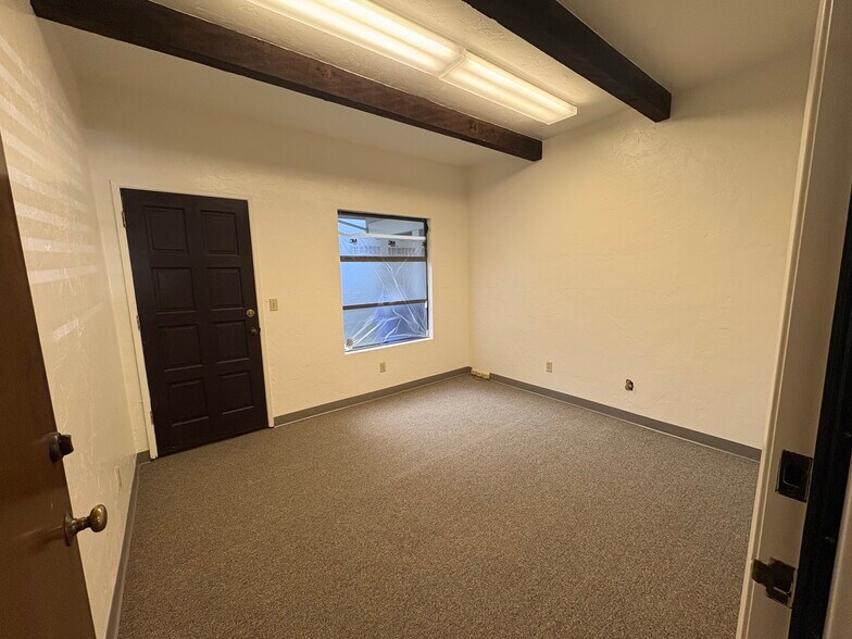 More Photos Of 470 Camino El Estero, Monterey Office For Lease