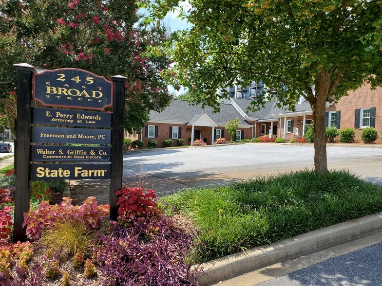 More Photos Of 245 E Broad St, Greenville Office For Lease