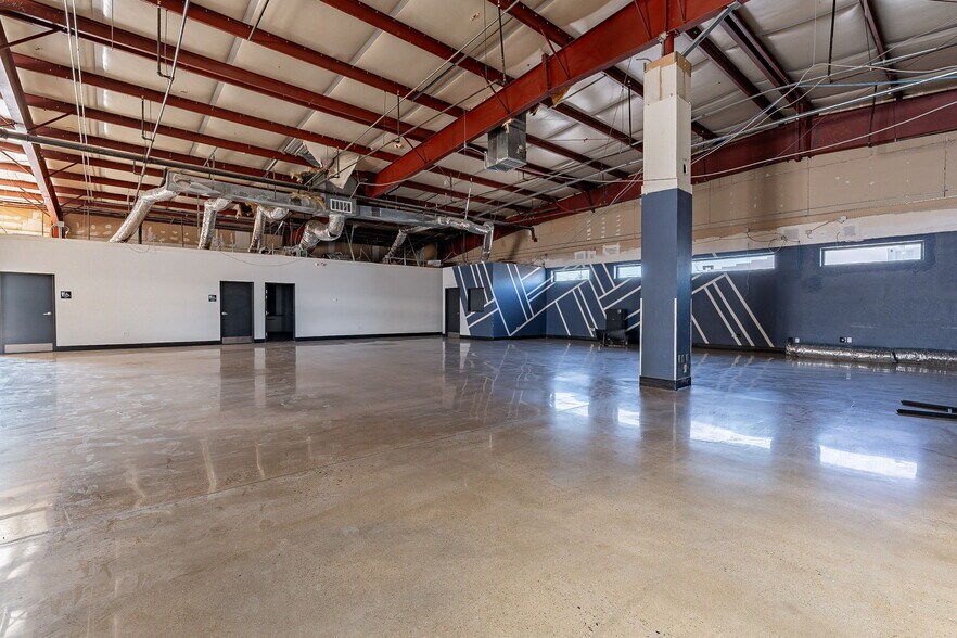 More Photos Of 4205 W Glenrosa Ave, Phoenix Warehouse For Lease