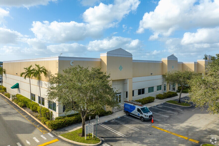 Primary Photo Of 935 NW 31st Ave, Pompano Beach Warehouse For Lease
