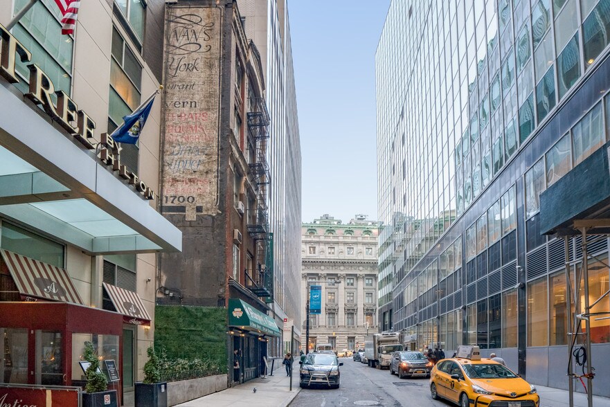 More Photos Of 6 Stone St, New York Storefront Retail Residential For Lease