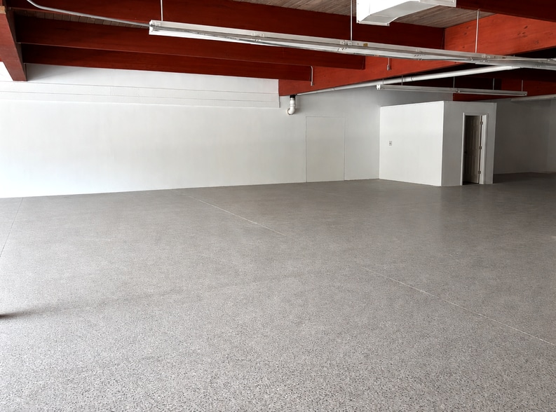 More Photos Of 3082 Main St, East Troy Freestanding For Lease