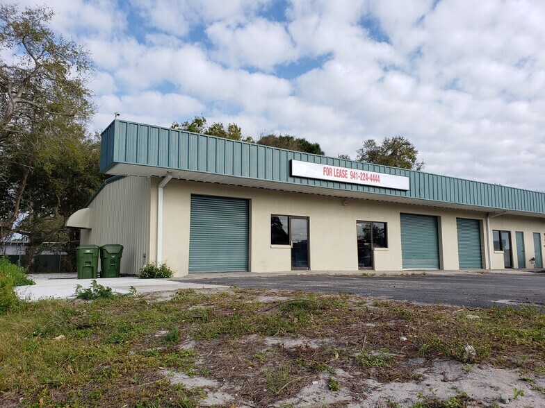 More Photos Of 1900 N Washington Blvd, Sarasota Flex For Sale