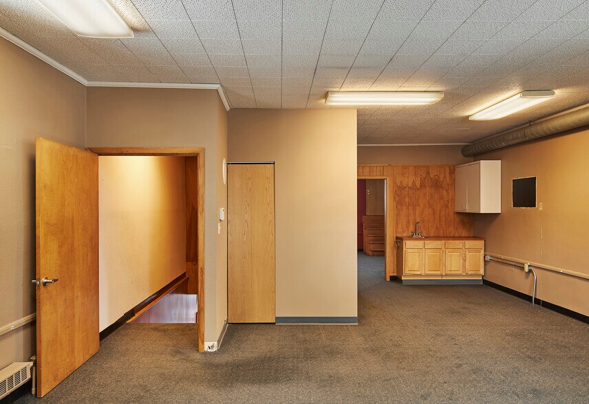 More Photos Of 2720-2728 S Lyndale Ave, Minneapolis Freestanding For Lease