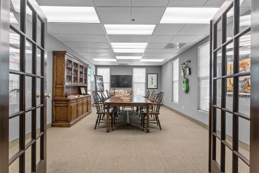 More Photos Of 17734 Preston Rd, Dallas Office For Sale
