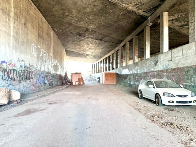 More Photos Of 3001 Delay Dr, Los Angeles Land For Lease