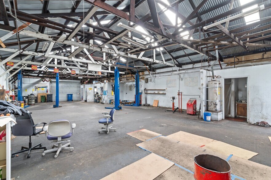 More Photos Of 7244 Mission St, Daly City Auto Repair For Sale