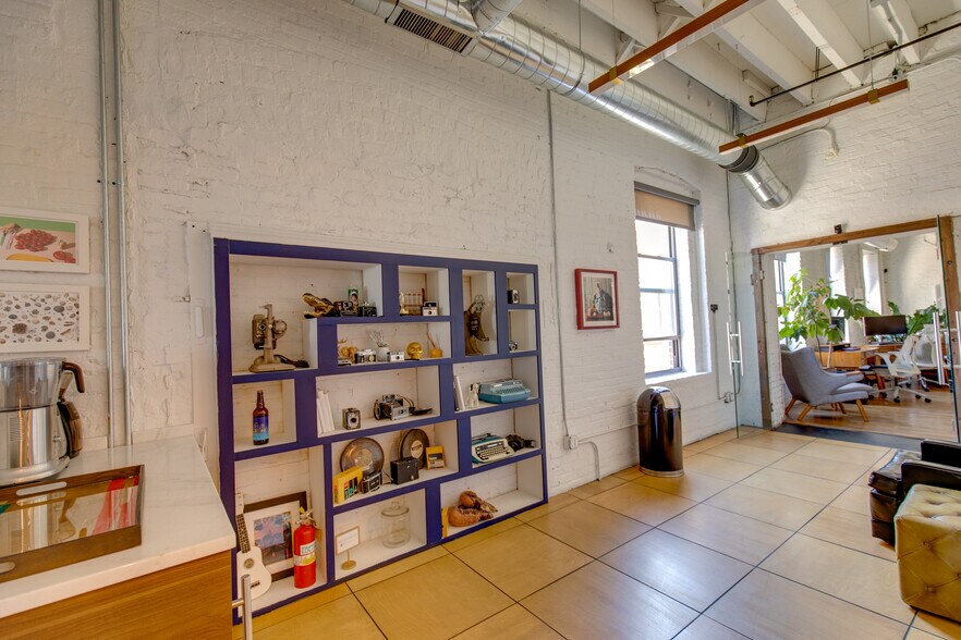 More Photos Of 1821 W Hubbard St, Chicago Loft Creative Space For Lease
