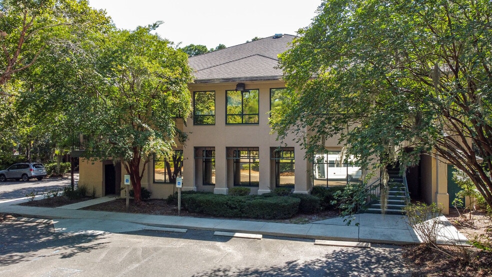 More Photos Of 5 Dunmore Ct, Hilton Head Office Residential For Sale