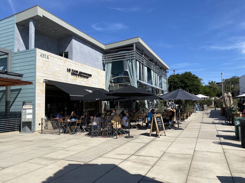 More Photos Of 451 Manhattan Beach Blvd, Manhattan Beach Restaurant For Lease