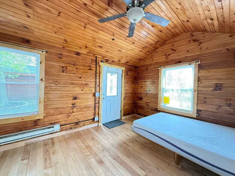 More Photos Of 984 Waterloo Geneva Rd, Waterloo Township Trailer Camper Park For Sale