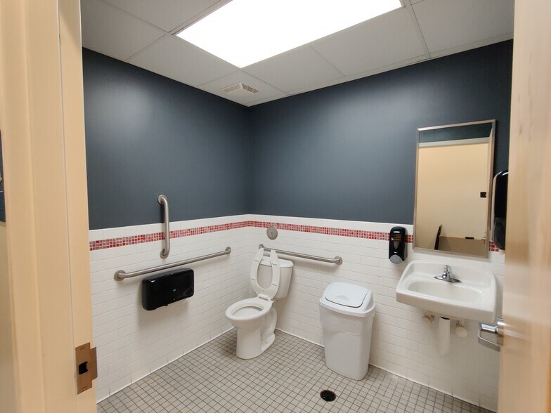 More Photos Of 400 5th St W, Northfield General Retail For Lease