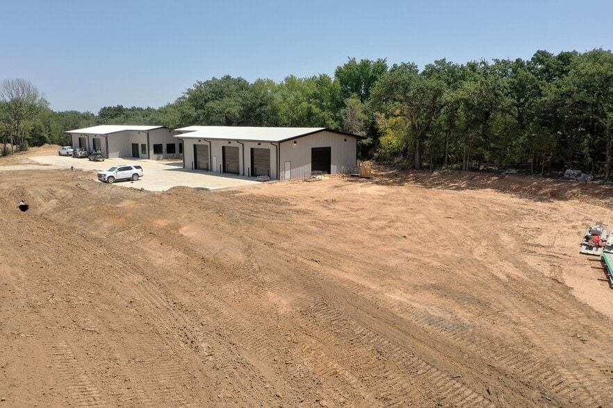 More Photos Of 6880 Rendon Bloodworth, Fort Worth Light Distribution For Sale