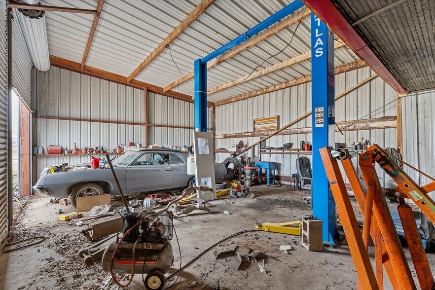 More Photos Of 201 W Oak St, West Service Station For Sale