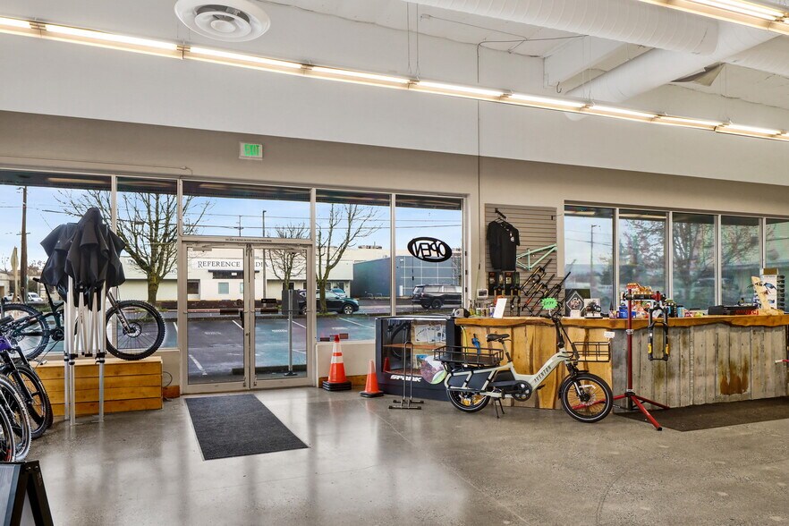 More Photos Of 1622 N State St, Bellingham Freestanding For Sale