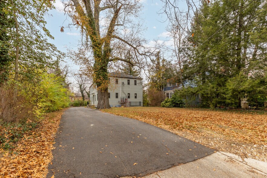 More Photos Of 7404 Columbia Ave, College Park Apartments For Sale