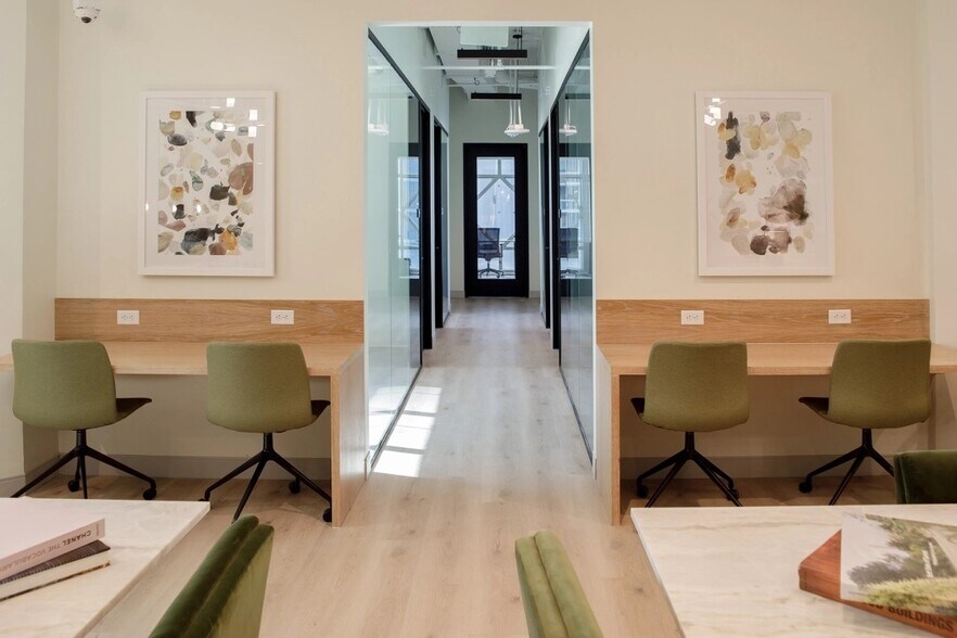 More Photos Of 200 E Las Olas Blvd, Fort Lauderdale Coworking Space