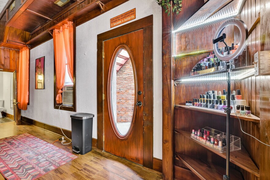 More Photos Of 16 N Main St, Payette Storefront Retail Residential For Sale