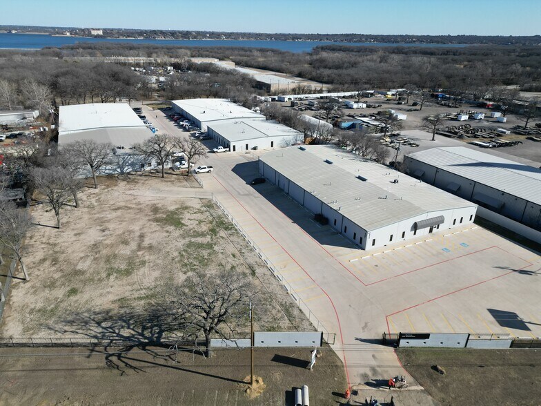 More Photos Of 3337 E Loop 820 S, Fort Worth Manufacturing For Lease