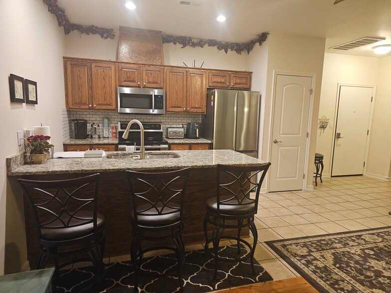 More Photos Of 100 N Sycamore St, Petersburg Storefront Retail Residential For Sale