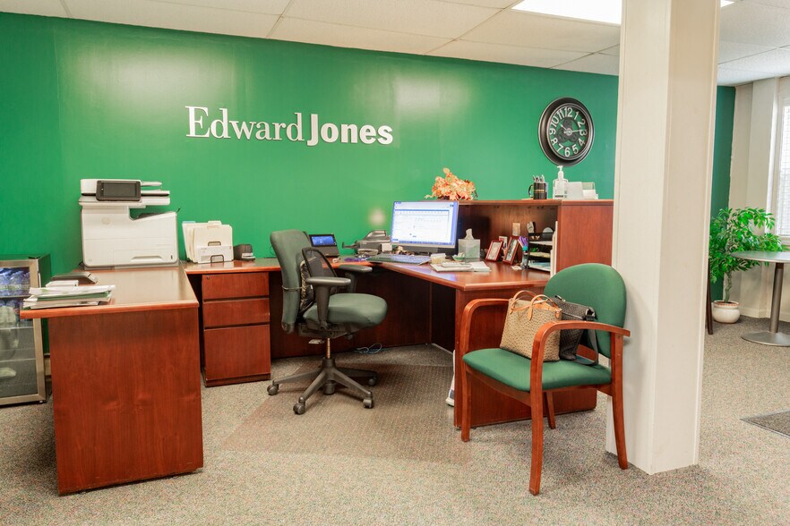 More Photos Of 28 State St, Gorham Office For Sale