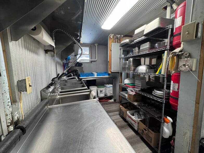 More Photos Of 115 E Main St, Hillsboro Restaurant For Sale