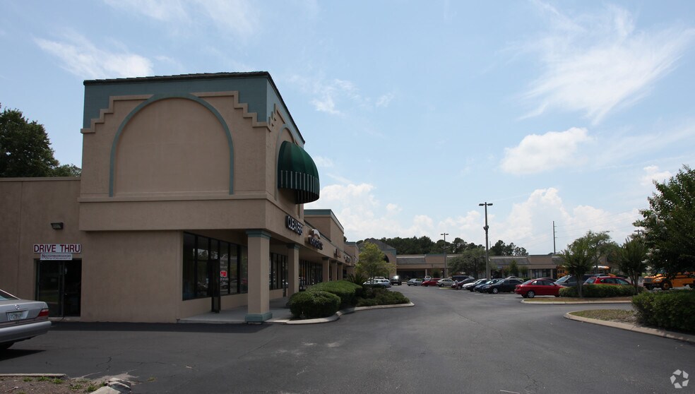 More Photos Of 1101 Blanding Blvd, Orange Park Storefront For Lease