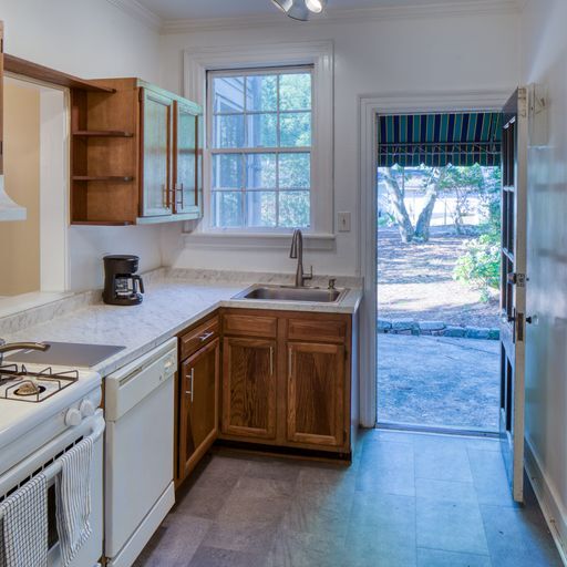 More Photos Of 221 E 56th St, Savannah Apartments For Sale