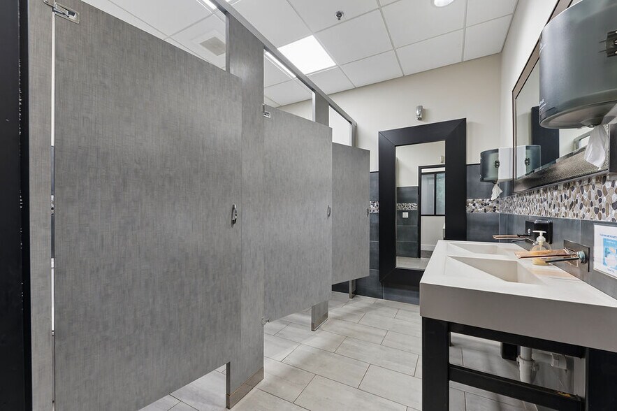 More Photos Of 1590 S Congress Ave, West Palm Beach Medical For Sale
