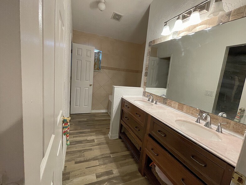 More Photos Of 185 Winding Cove Ave, Apopka Healthcare For Sale